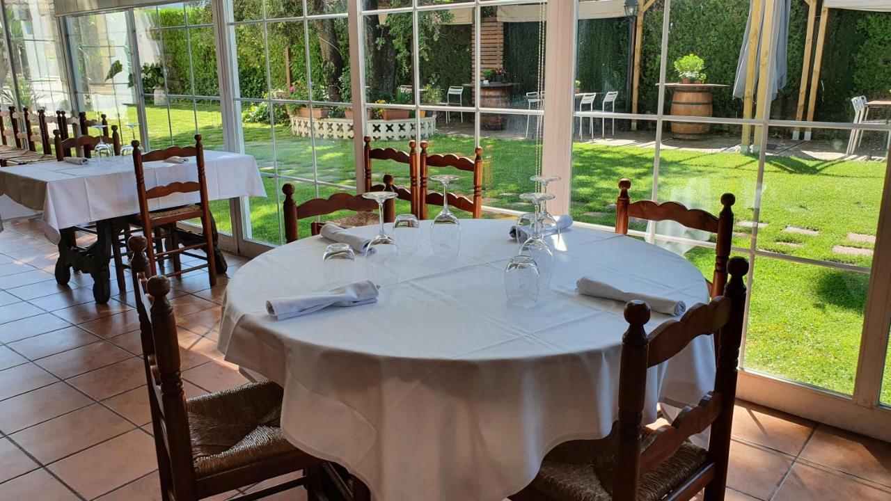 Hotel Restaurant El Bosc Banyeres del Penedes Esterno foto