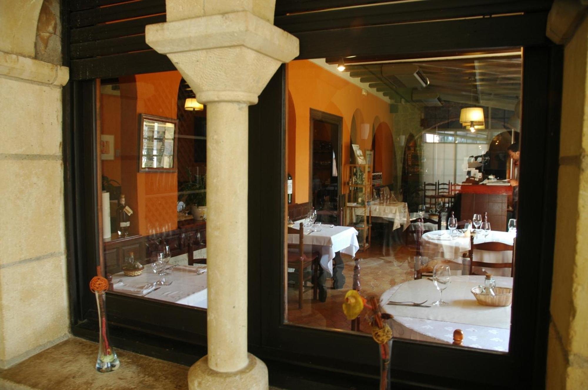 Hotel Restaurant El Bosc Banyeres del Penedes Esterno foto